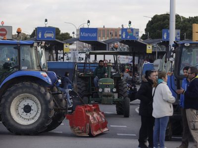 Agricultores de 10 países unen fuerzas, y tractores, contra la política agraria de la UE