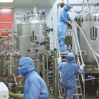 Fundación Gates y GAVI aportan 150 mdd para duplicar la producción de vacunas en India