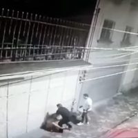 Edomex: Brutal golpiza a una mujer en Toluca queda registrada en un video