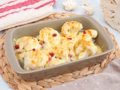 Coliflor gratinada con queso al horno: si no sabés qué cocinar, te vas a enamorar de esta receta