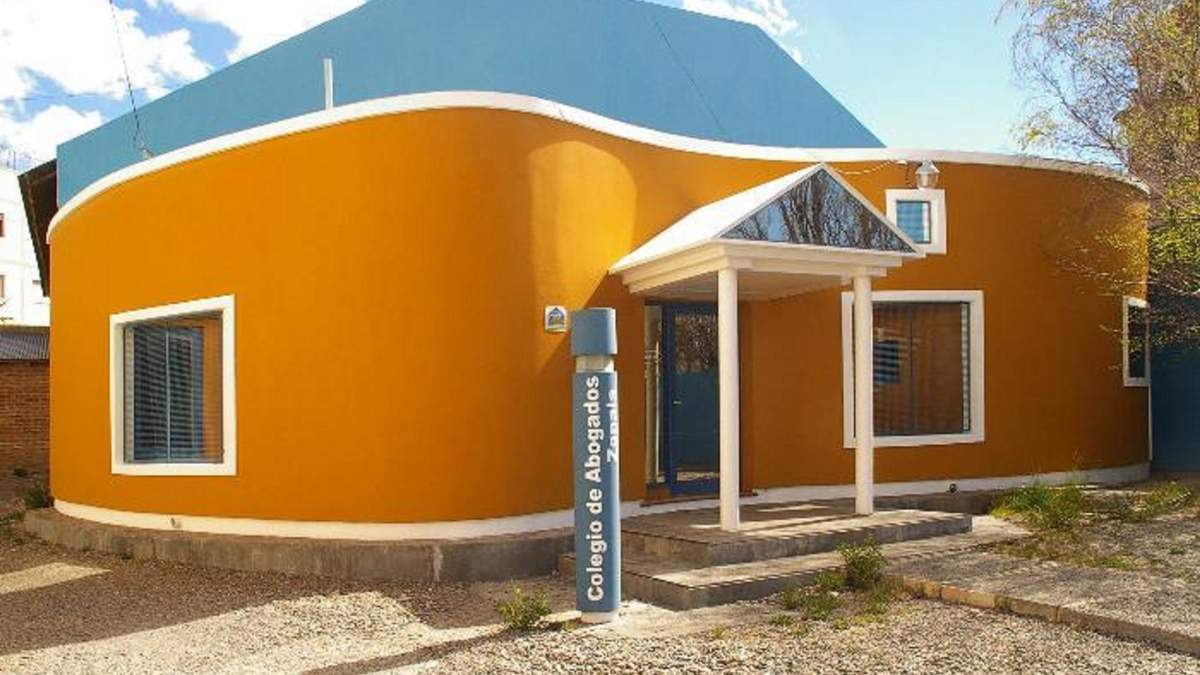 Edificio del Colegio de Abogados de Zapala. Fuente: (Twitter).