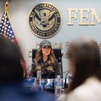 Noem anuncia que todos los agentes de Seguridad Interior en Minneapolis usarán cámaras corporales