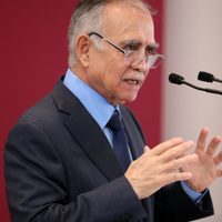 Alfonso Romo pide a empresarios no conformarse ante inercia del crecimiento en los últimos años