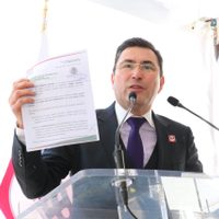 Organización ligada a Gordillo solicita al INE su registro como partido