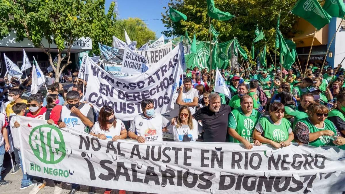 Movilización de gremios en Río Negro. Fuente: (Twitter)