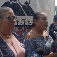 Madres buscadoras intervinieron el desfile conmemorativo del 20 de noviembre en Colima