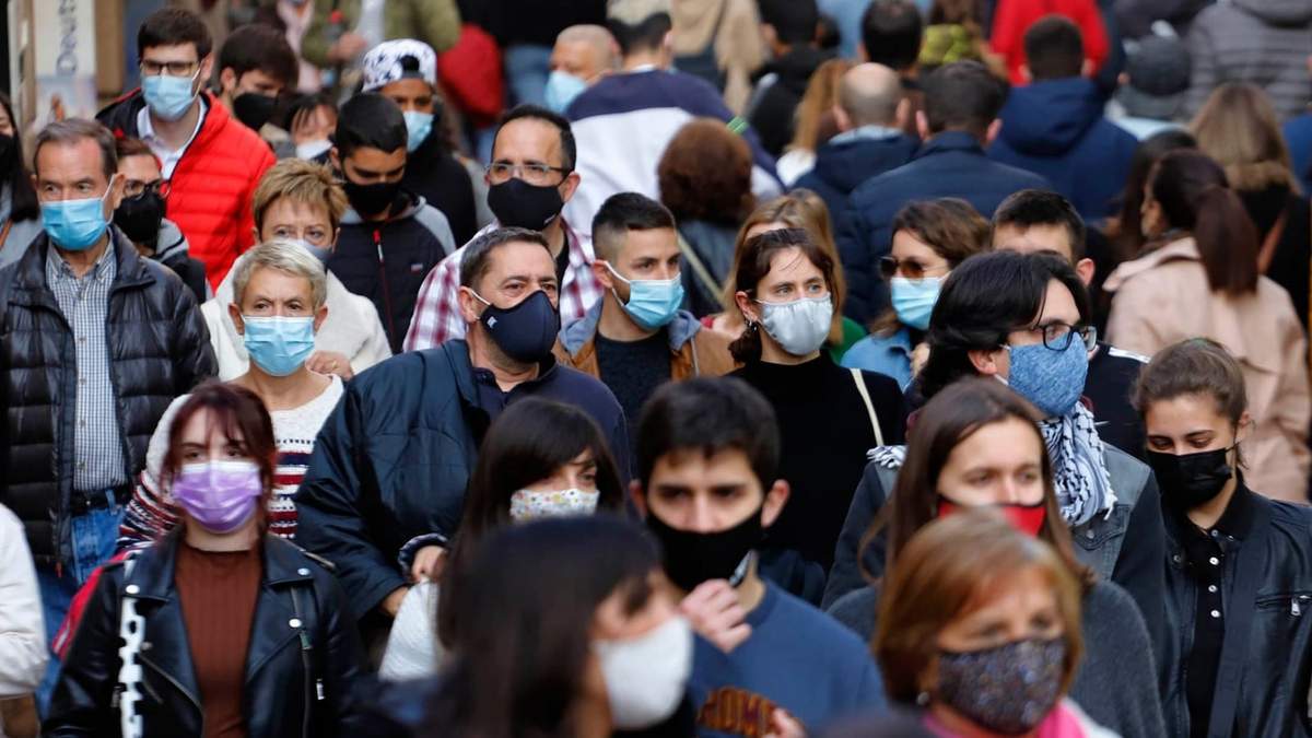 Se informó un nuevo descenso de los contagios diarios de coronavirus. Fuente: (Twitter)