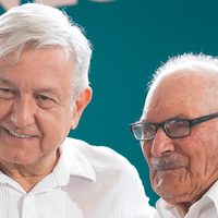AMLO "está de jefe, galán", por el Día del Padre