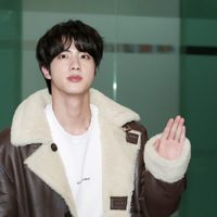 Insólito: Imágenes de Jin de BTS son usadas por familias chinas para no perder a sus hijos