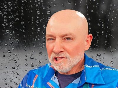 Un padre bígamo y una infancia difícil: la dura historia de Ronnie Arias