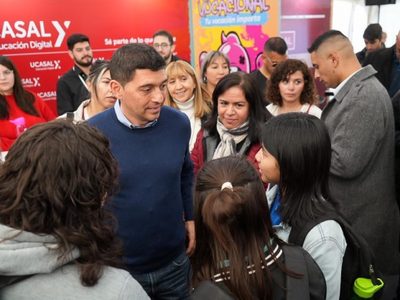 La Expo Vocacional llegó por primera vez a Rincón de los Sauces: Koopmann inauguró el evento