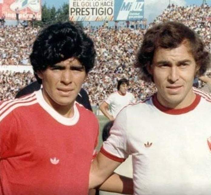 Diego Maradona y Ricardo Bochini. Fuente: (Twitter).