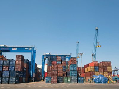 Balanza comercial registra déficit de 3 mil 87 mdd en abril: Inegi