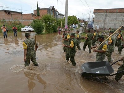 Implementan Plan DN-III para atender a damnificados por lluvias en el Estado de México