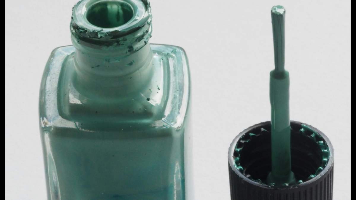 Estos diseños de uñas verde olivo son un acierto si buscás estilo y elegancia. Fuente: (Instagram)