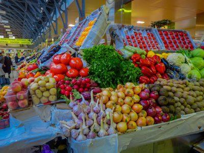 En junio, el consumidor pagó los alimentos a un precio 422% más alto que el que recibió el productor