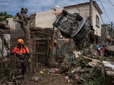 Más de 300 pueblos siguen incomunicados tras las lluvias torrenciales