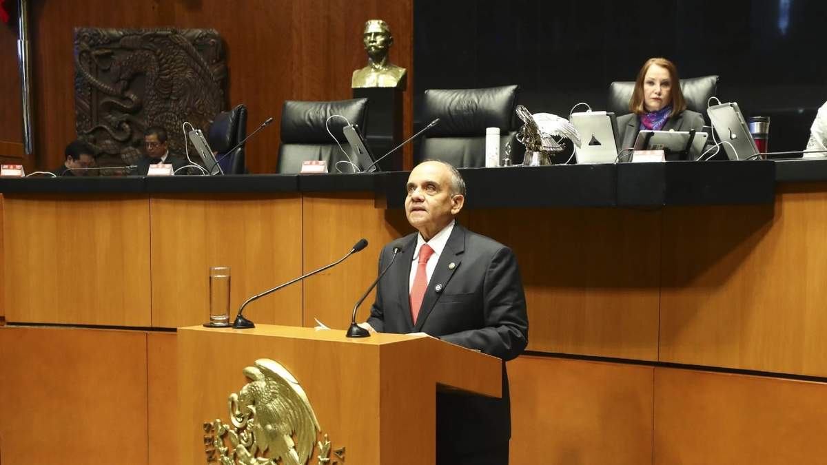 El coordinador de la bancada del PRI en el Senado, Manuel Añorve