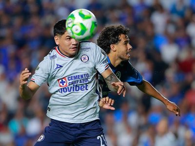 Cruz Azul extiende su racha sin triunfos al empatar 1-1 con Querétaro