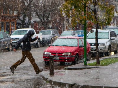 Clima en Neuquén: ¡Para quedarse en casa! Inestabilidad, viento y neviscas