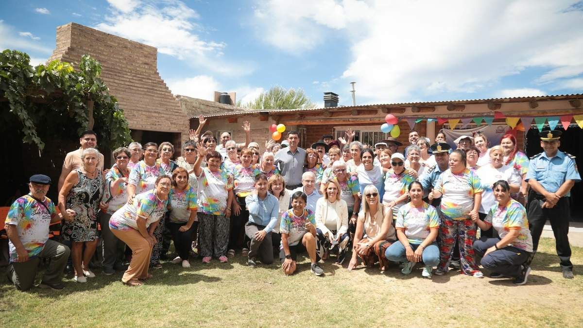 La iniciativa busca unir a los adultos mayores con la actividad turística de la provincia. Fuente: (Twitter)