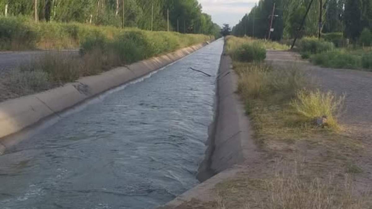 El canal de Centenario, a la altura de Calle 7, es el sector donde ocurrieron los hechos. Fuente: (Facebook)