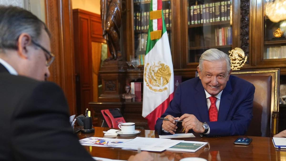 El presidente dialogó con su homologo estadunidense