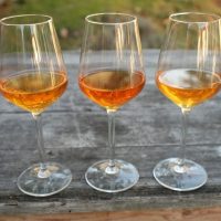 Vino naranja: una propuesta que se puso de moda, ideal para la primavera