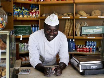Un inmigrante senegalés abrió en Vigo una panadería en plena pandemia