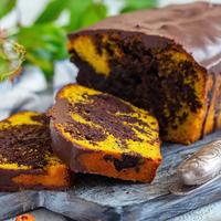 Con solo una taza y sin balanza, hacé esta torta matera de naranja y chocolate que te va a salvar