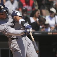 Aaron Judge iguala a Yogi Berra en el quinto lugar en la lista de jonrones de los Yankees