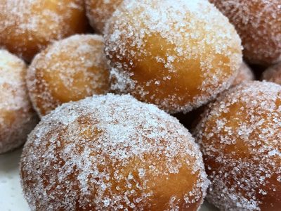 Facturas exprés sin harina: listas en pocos minutos para una tarde de finde y mucho mate