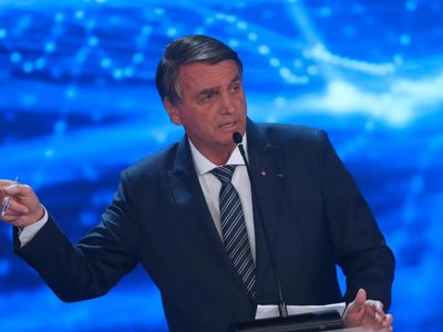 Jair Bolsonaro usó a Fernández, Boric y Petro para atacar a Lula en el primer debate presidencial