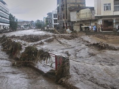 Número de muertos por inundaciones en el noroeste de Pakistán aumentó a 157