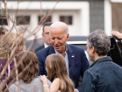 Biden pide a demócratas poner fin al drama de exigencias para que abandone la idea de reelegirse