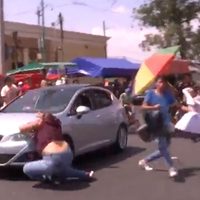 Conductor embiste a manifestantes en Iztapalapa; detienen al implicado (Video)