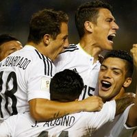 México vence 3-1 a El Salvador