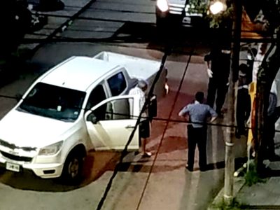 ¡Indignante! Es funcionario, incumplió la cuarentena, lo arrestaron y lo apartaron del cargo