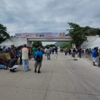 Colapsan la autopista del Sol y la federal México-Acapulco