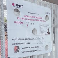 Hallan cinco cuerpos calcinados dentro de una camioneta en el Edomex
