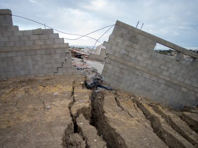 Impactantes imágenes de la grieta gigante que destruyó un barrio