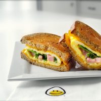 Sándwich de omelette: combiná lo mejor de dos clásicos con esta receta ideal para un almuerzo o cena express