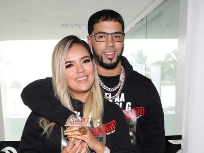 Karol G y Anuel AA revelan si continúan o no con los planes de boda para este año