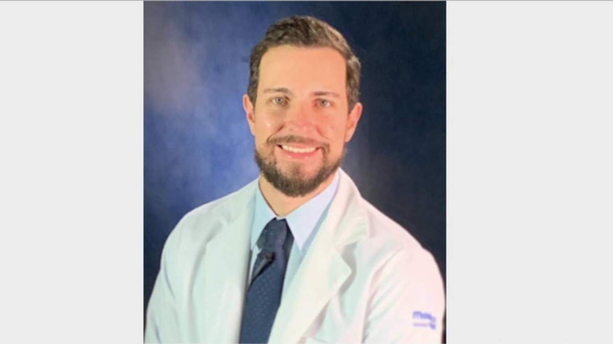 El cardiólogo mexicano Diego Araiza Garaygordobil