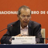 Muñoz Ledo compara a AMLO con Santa Anna, Calígula, Julio César, Hitler, el Ku Kux Klan...
