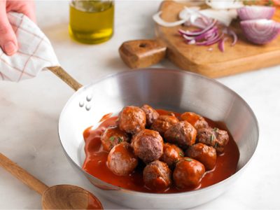 La carne está muy cara: hacete estas albóndigas rellenas más baratas y que son un 10