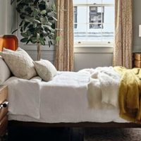 Las 10 tendencias de decoración para renovar tu dormitorio con ese encanto cálido de la casa de la abuela