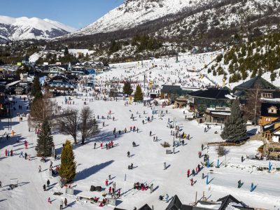 El cerro de la Patagonia elegido como el mejor centro de esquí de Sudamérica: dónde queda y por qué se destaca