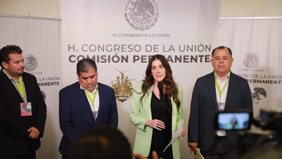 Integrantes de la Alianza Mexicana de Abogados y la senadora del PRI, Paloma Sánchez, solicitan formalmente la desaparición de poderes en Sinaloa