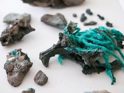 Científicos alarmados tras haber encontrado una isla en Brasil con rocas de plástico